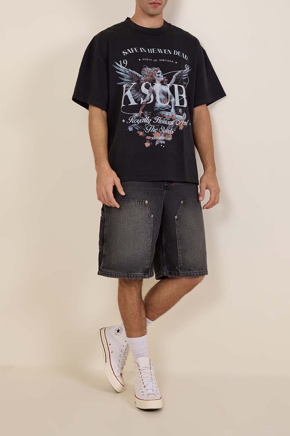 תמונת כל הלוק של מכנסי ג'ינס רחבים